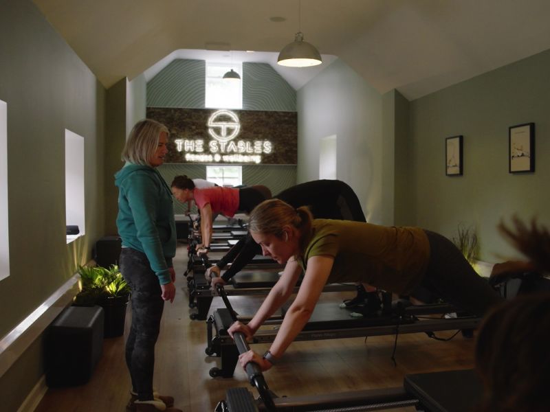 Pilates - Reformer & Mat